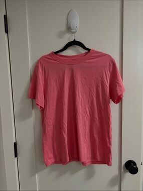 Lululemon Classic pink Crewneck T-Shirt in Coral Pink